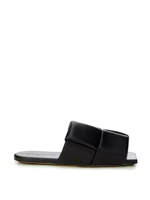 Bottega Veneta Chic Black Leather Maxi Intreccio Slipper