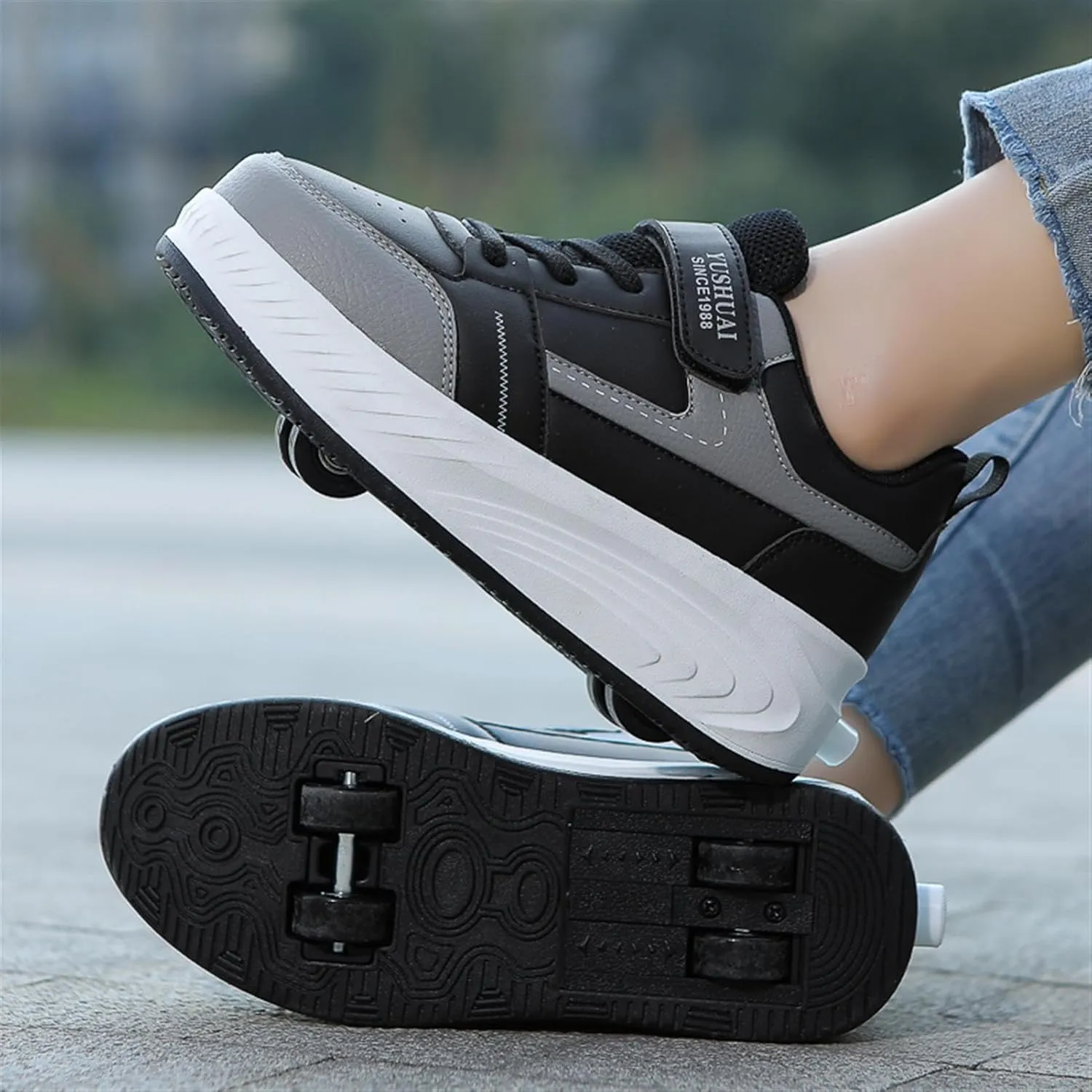 Kids Roller Shoes with 4 Wheels Skating Sneakers for Girls Boys Retractable Wheel Skateboarding Shoes for Beginners/Christmas Birthday Gift